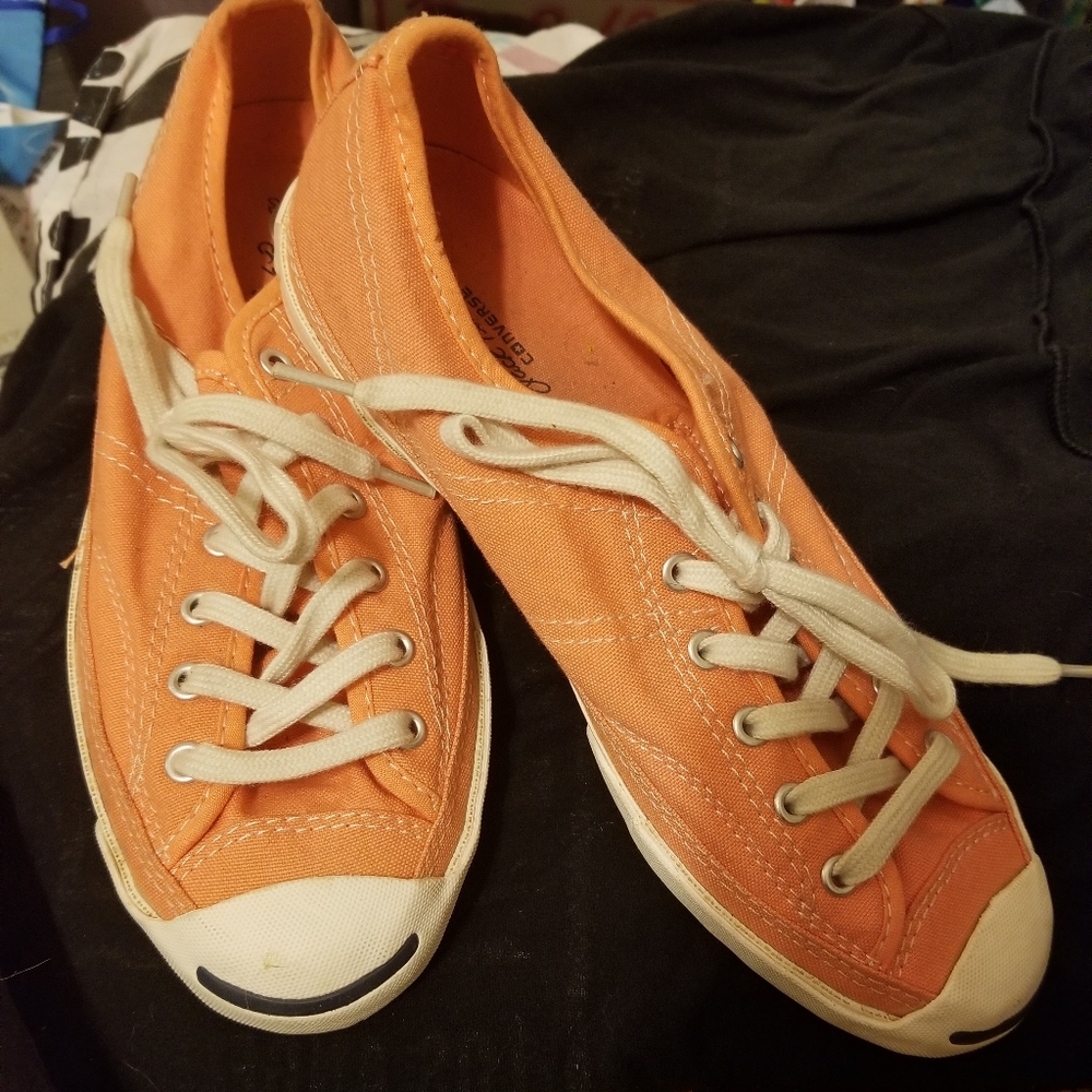 Converse Tennis Shoes